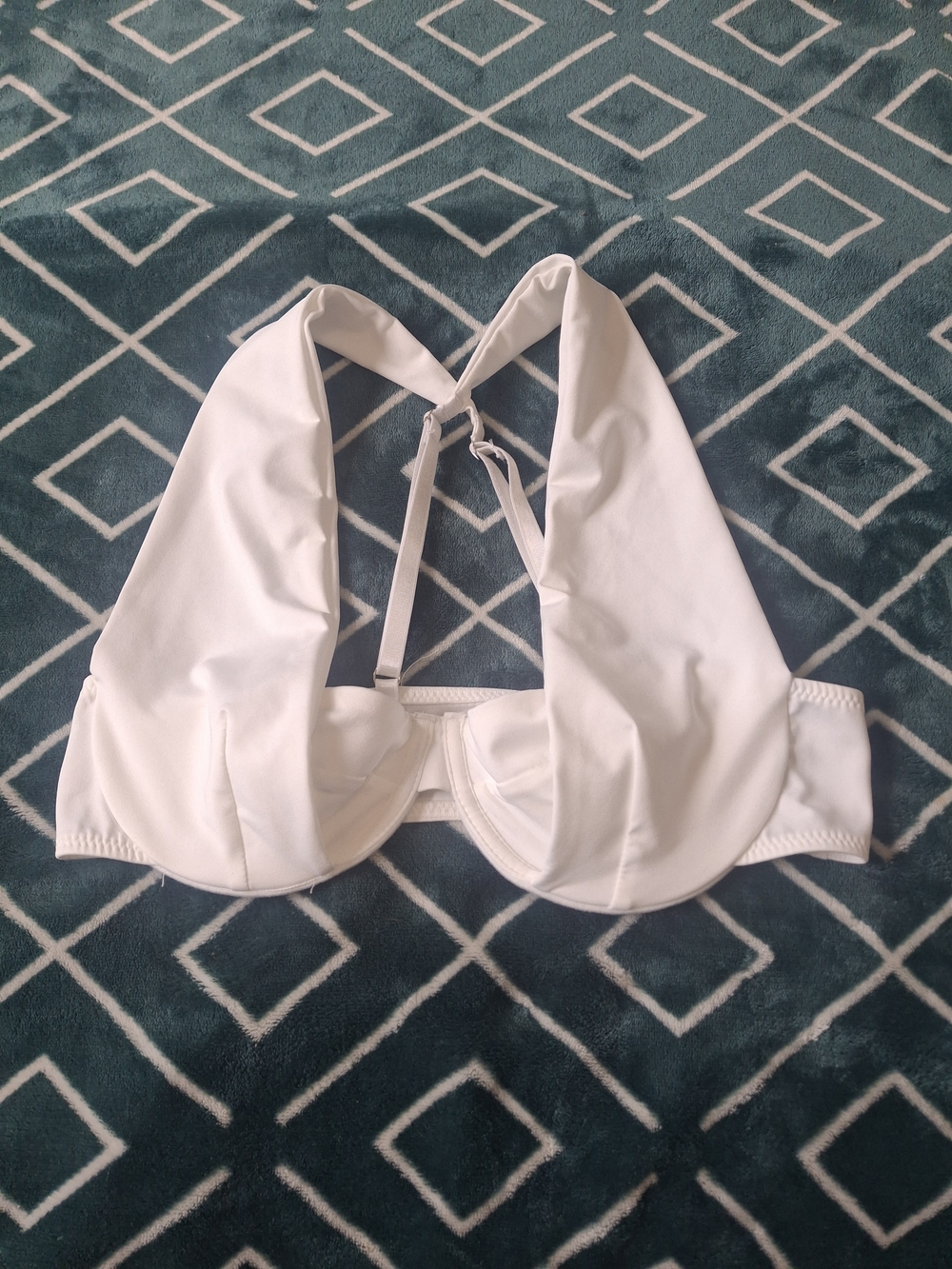 SHEIN White Underwire Halter Bikini Top Deep Plunge Crisscross Straps Size XS 2